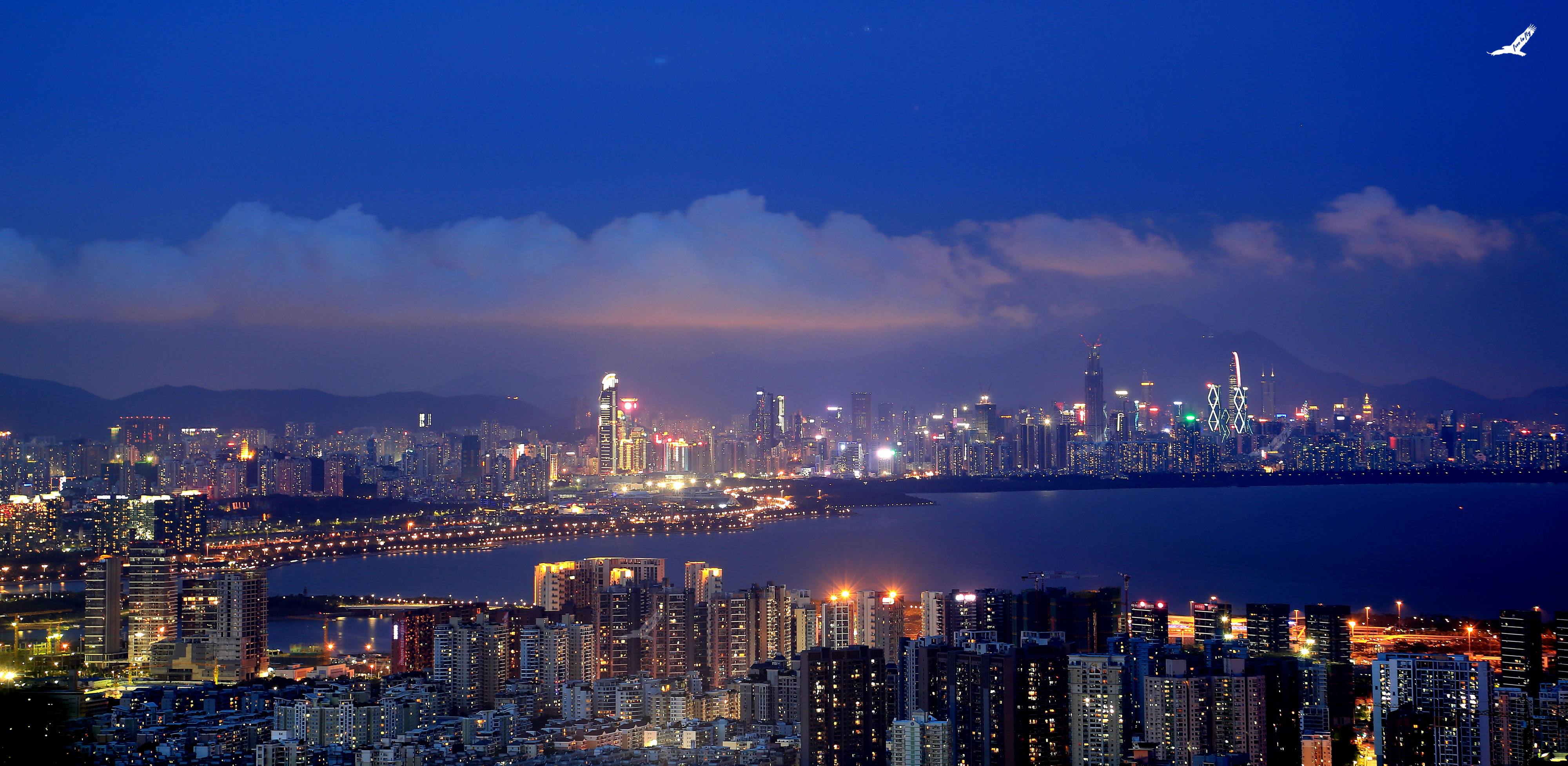 想申請(qǐng)職業(yè)素質(zhì)補(bǔ)貼獎(jiǎng)勵(lì)？看看深圳金融人才引進(jìn)政策規(guī)定